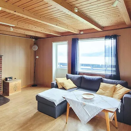 Beautiful In Vallavik With Kitchen Holiday home Djonno