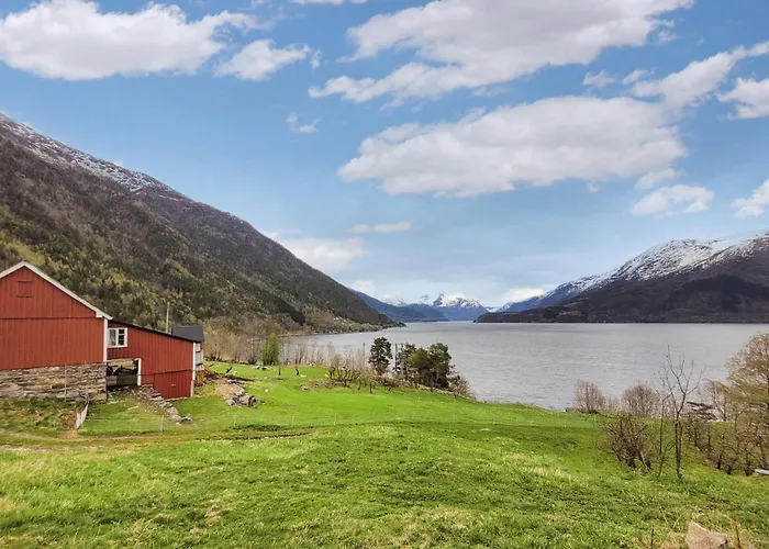 Feriehus Beautiful In Vallavik With Kitchen