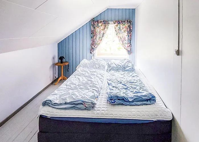 Feriehus Beautiful In Vallavik With Kitchen Djonno