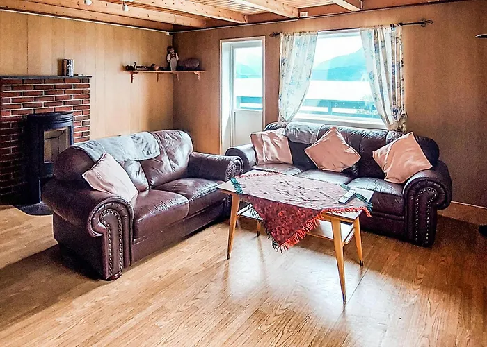 Beautiful In Vallavik With Kitchen Feriehus *